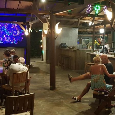 Adeng-Adeng Bungalows Gili Meno Eksteriør billede