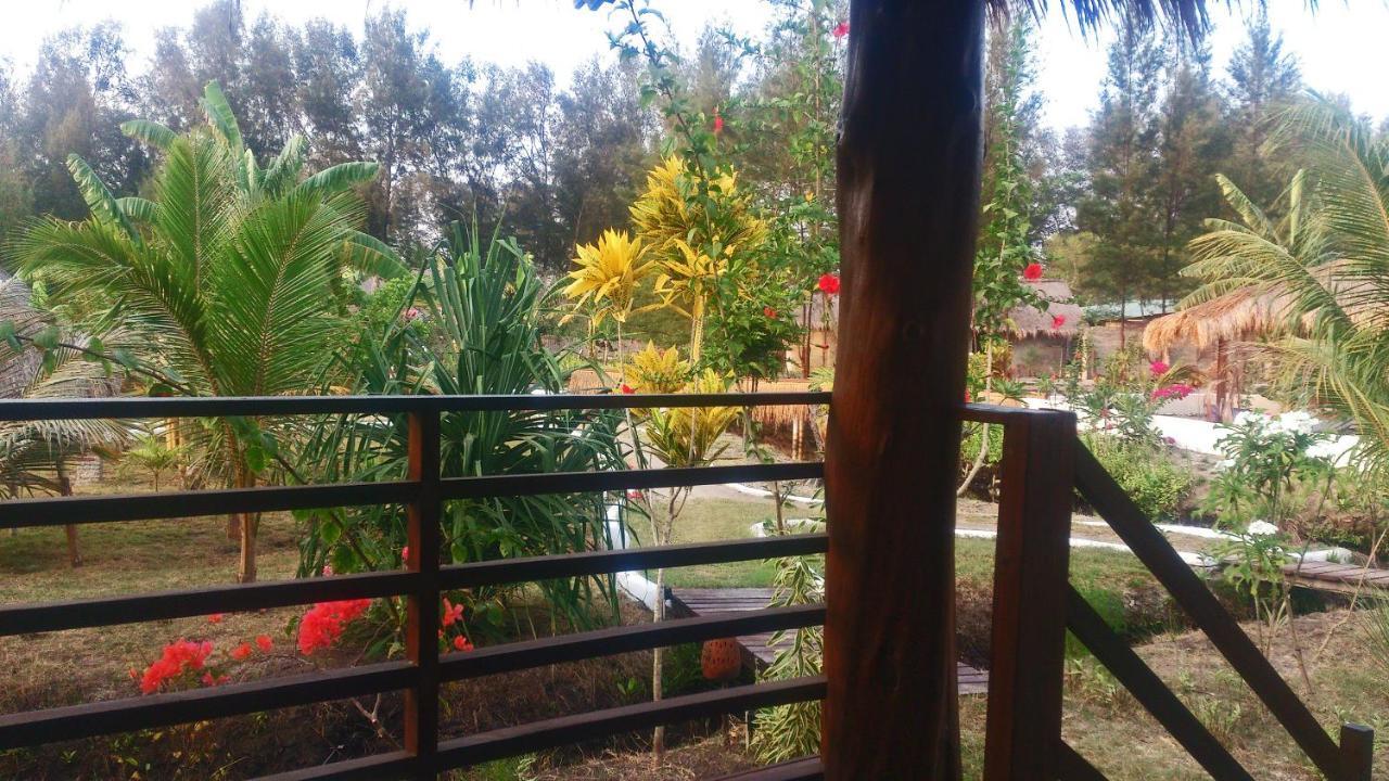 Adeng-Adeng Bungalows Gili Meno Værelse billede